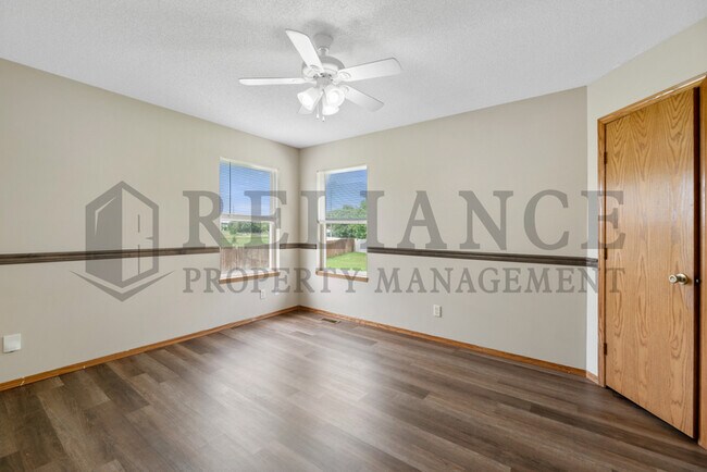 Building Photo - 1349 N Aksarben Ct