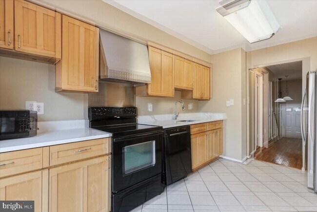 Building Photo - 6168 Forest Creek Ct