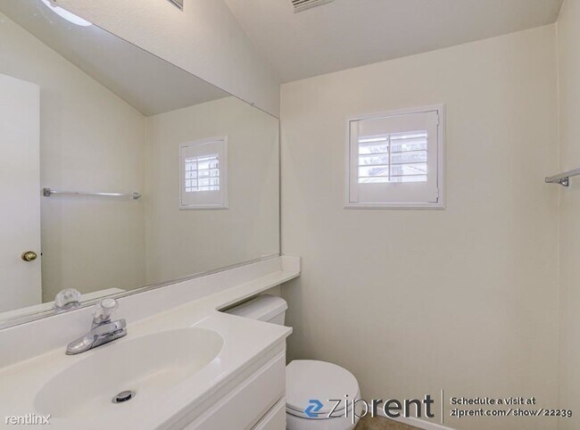 Building Photo - 4 br, 2.5 bath House - 1025 Viewpointe Ln,...