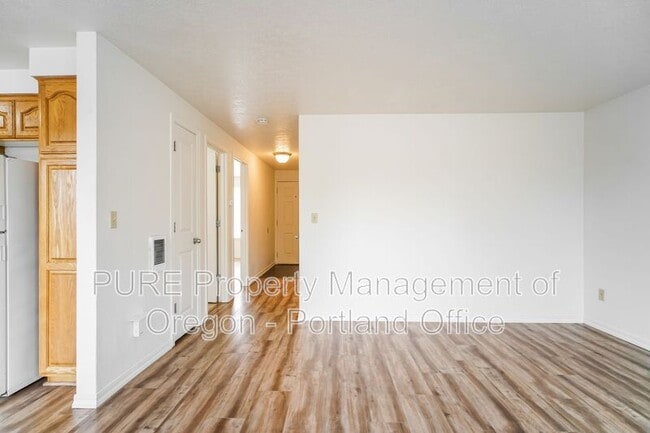 Building Photo - 8590 SE 72nd Ave