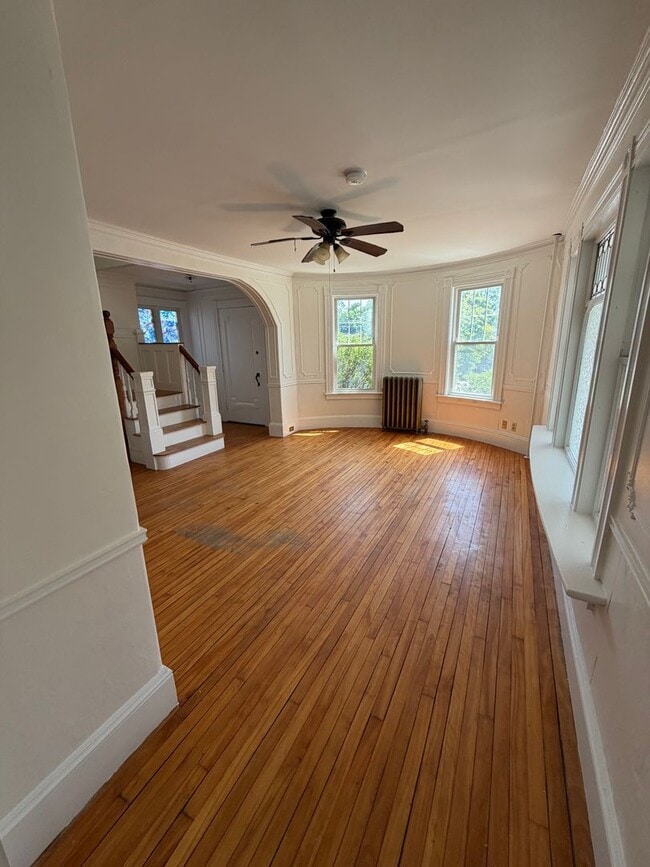 Building Photo - Spacious 4BR/3BA Home in Downtown Dover — Freshly Updated, Walk to Everything