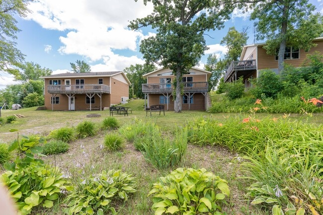 Building Photo - 3791 Betsy Ross Rd NW