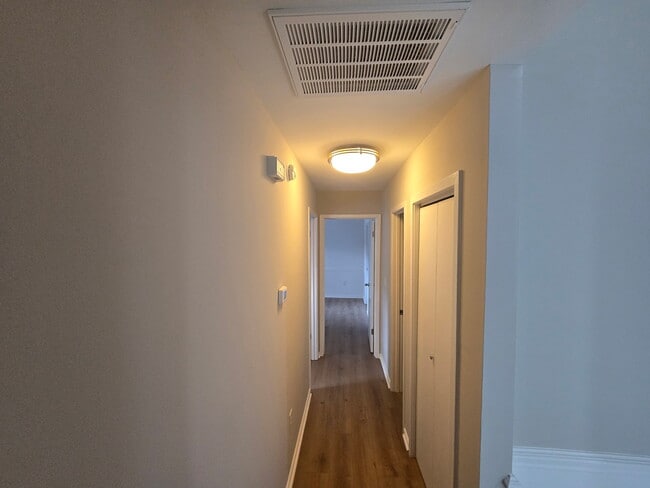 Building Photo - 1739 River Front Dr