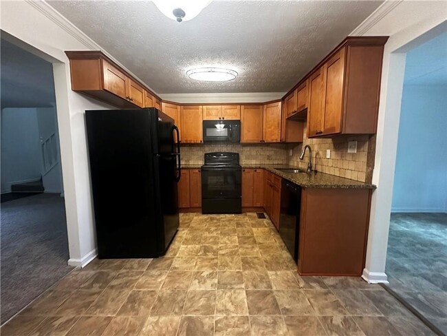 Building Photo - 2536 Country Lake Cir