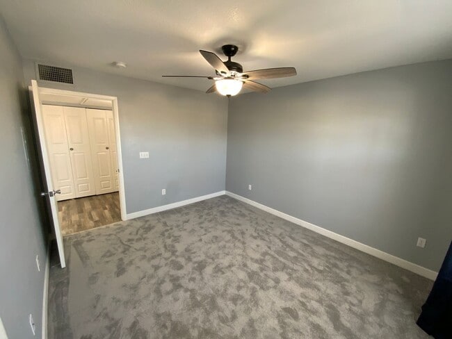 Building Photo - 1908 Tierra Vista Dr