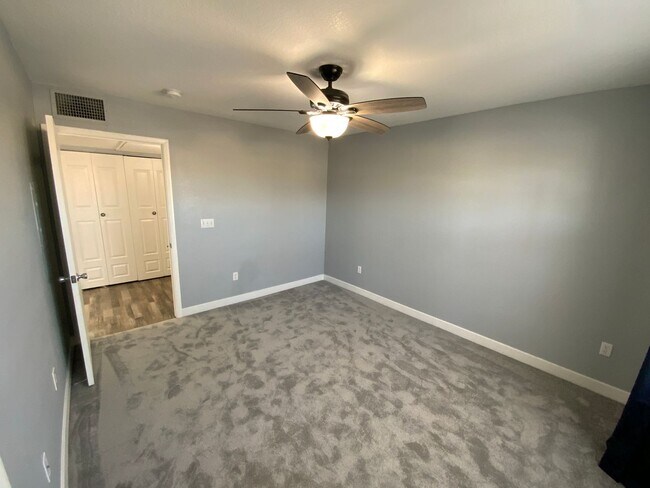 Building Photo - 2 Bed, 2 Bath, Condo with Pools, Fitness Center & Balcony located in Las Vegas, Nevada.