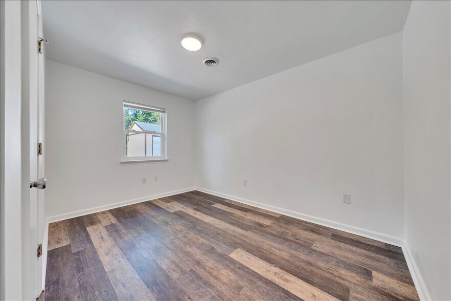 Bedroom 3 - 1802 Edmund Ave NE