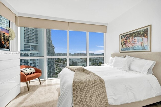 Building Photo - 18201 Collins Ave