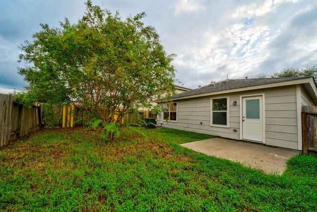 Building Photo - 3662 Fuller Bluff Dr