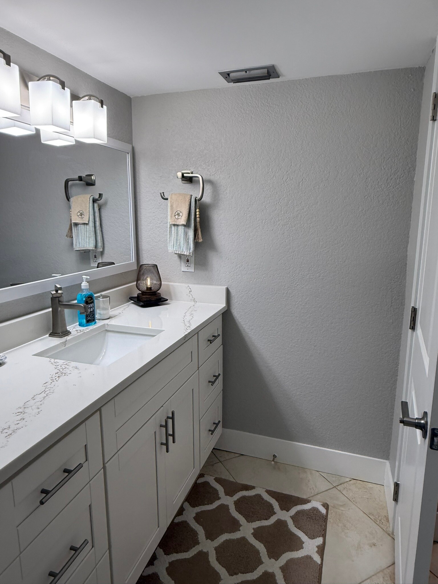 Guest Bathroom - 7560 Bay Island Dr S