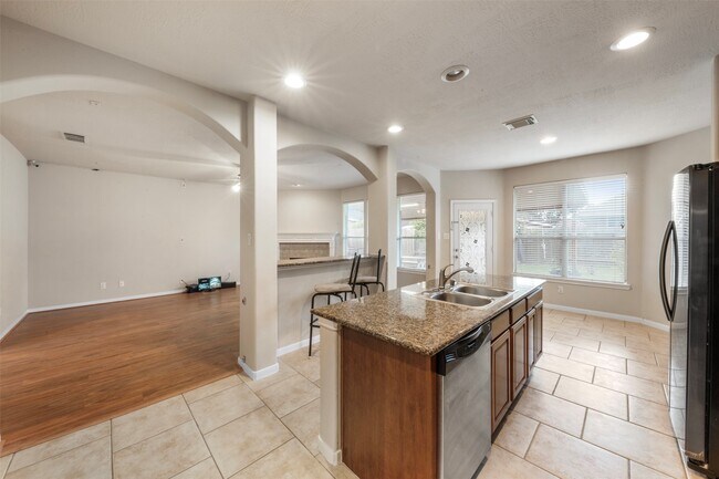 Building Photo - 13907 Normandy Ct