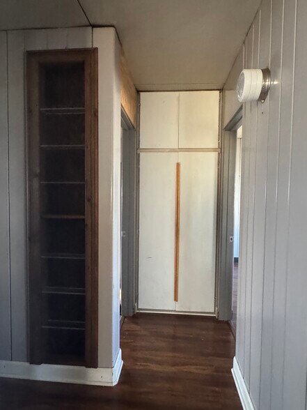 Building Photo - 2119 W Sherwood Ave