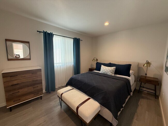 Building Photo - 1 bed, 1 bath ADU with private yard and laundry