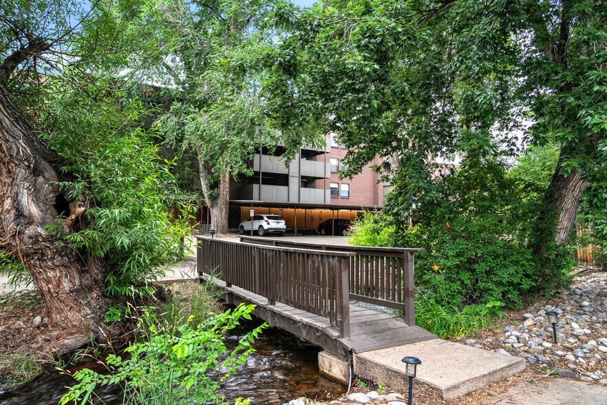 Building Photo - 2227 Canyon Blvd