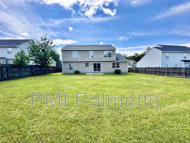 Building Photo - 227 Hardwood Dr