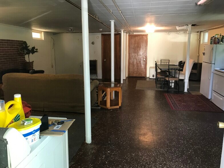 Building Photo - 2563 Webster Rd