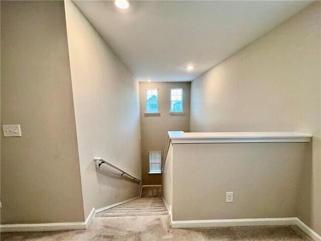 Building Photo - 2008 Nuthatch Dr