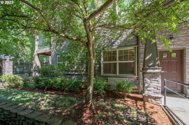 Building Photo - 675 NE Garswood Ln