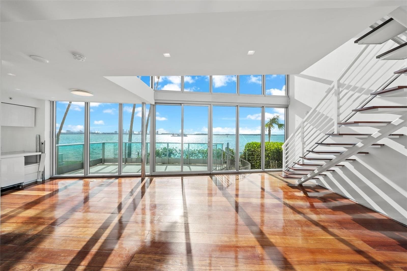 Building Photo - 1331 Brickell Bay Dr