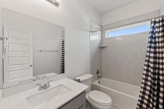 Building Photo - 6520 Verona Pl