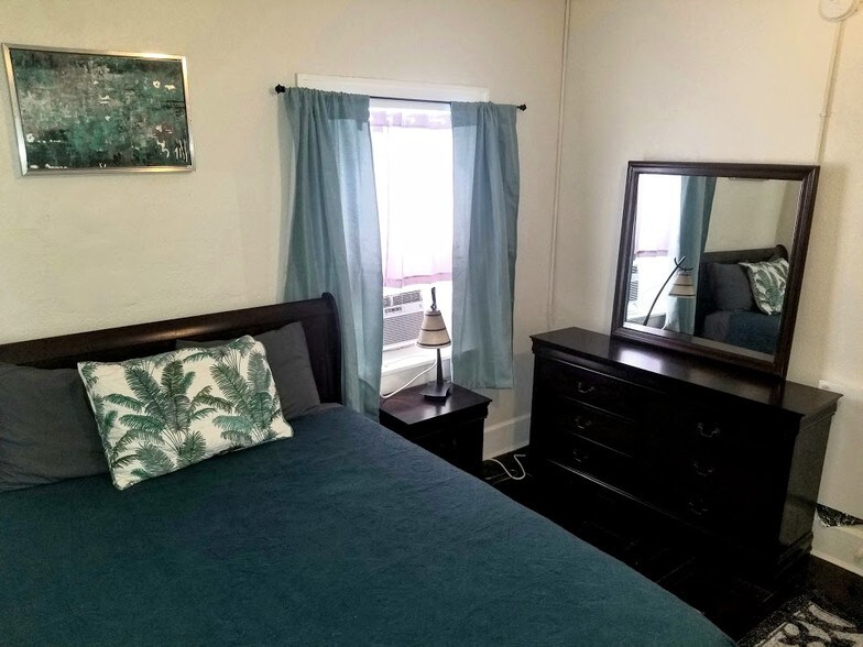 Building Photo - 524 Dr MLK Jr St S