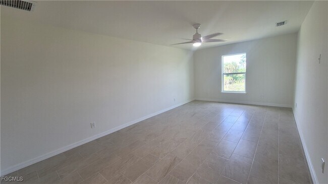 Building Photo - 4016 NE 12th Ct