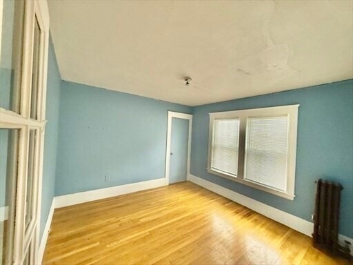 Building Photo - 137 Mills St