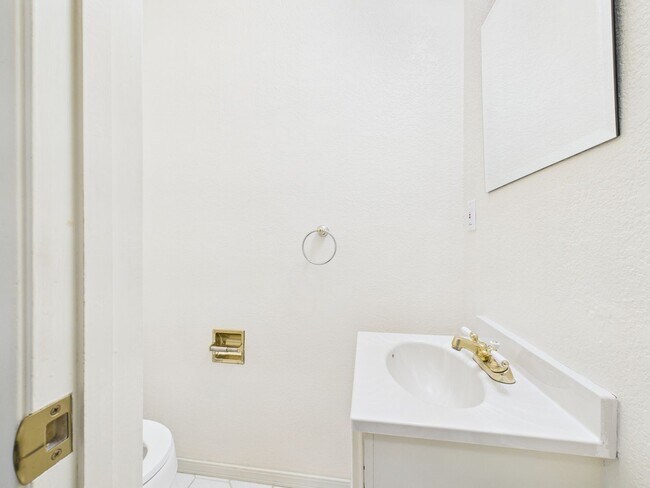 Building Photo - Beautiful condo now available at Cypress Grove.