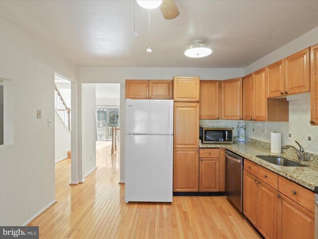 Building Photo - 6751 Cardinal Woods Ct