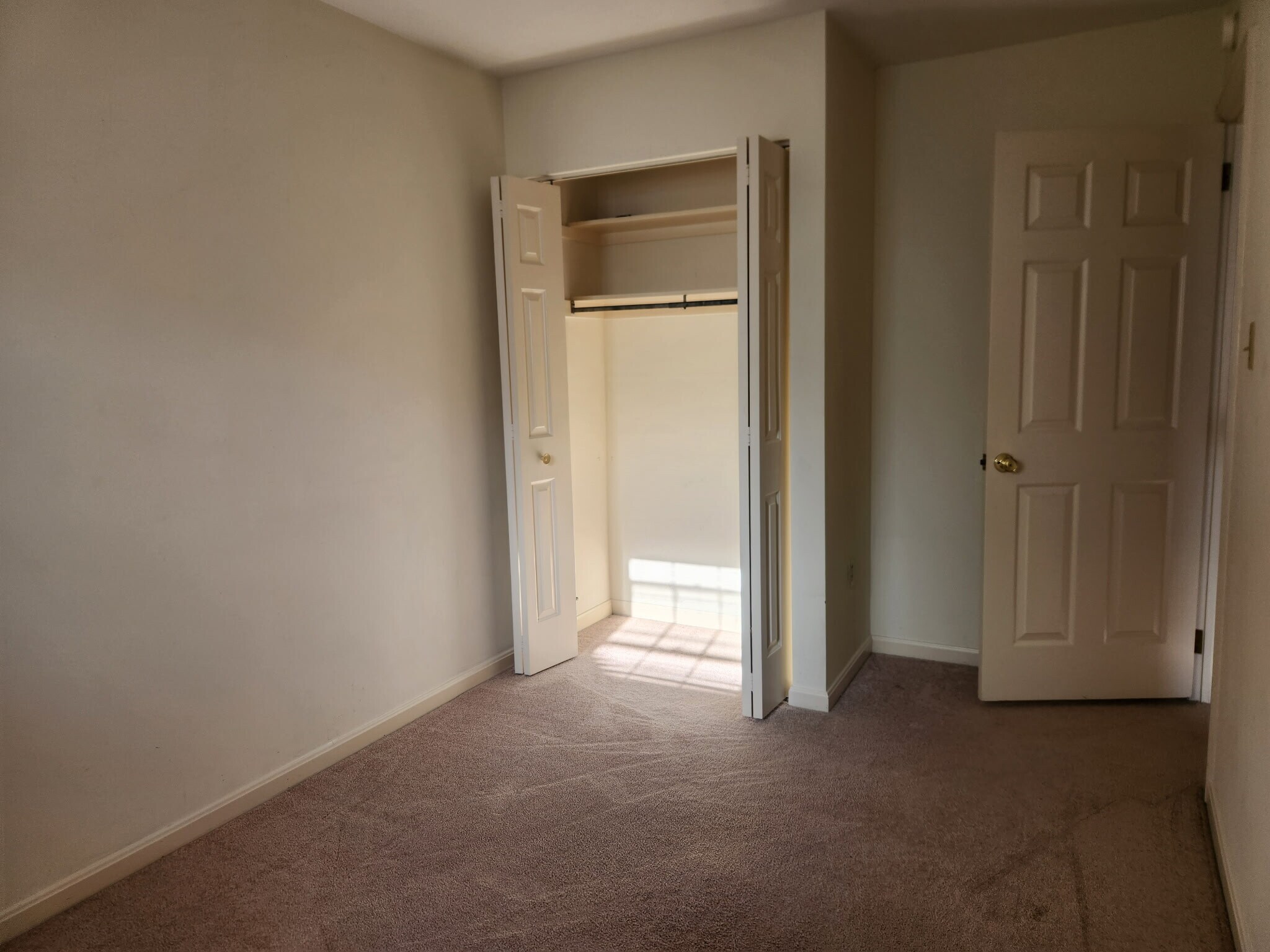 Building Photo - 105 Ridge Ave