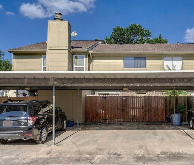 Building Photo - 2503 Bering Dr