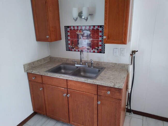 Building Photo - 21 Pleasant St