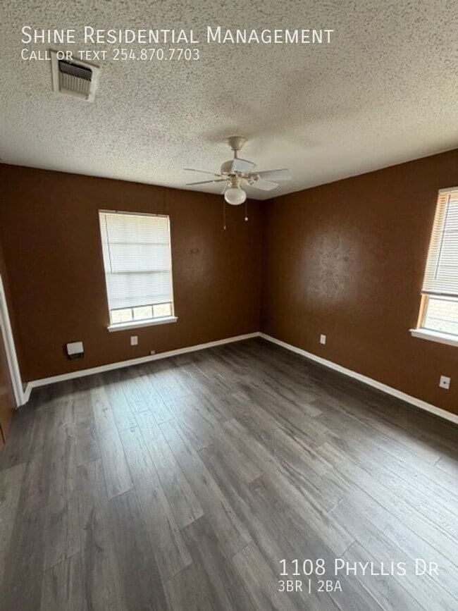 Building Photo - 1108 Phyllis Dr