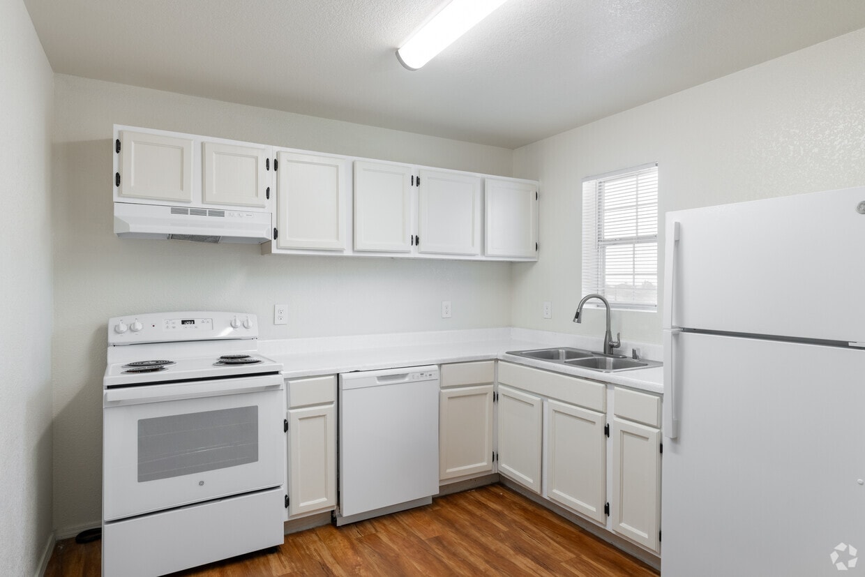 OMNI-Centre Square - 2049 S Triviz Dr Las Cruces NM 88001 | Apartment Finder