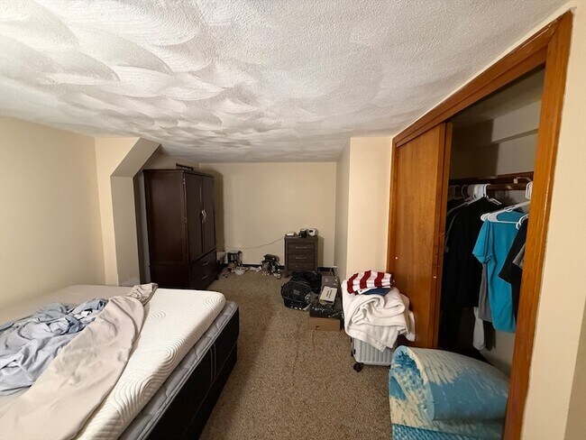 Building Photo - 15 Michael Rd