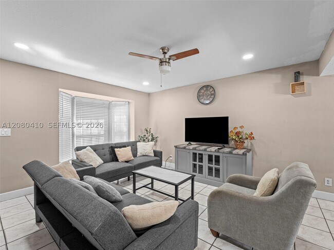 Building Photo - 3609 Townhouse Ct