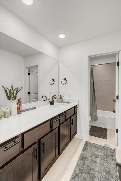 Building Photo - 516 Ahern Ct