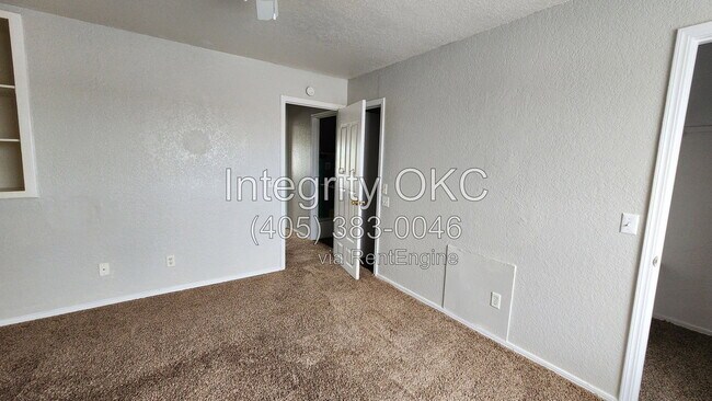 Building Photo - 1315 Eastgate Dr