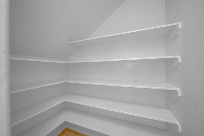 Building Photo - 38 E Stedhill Loop