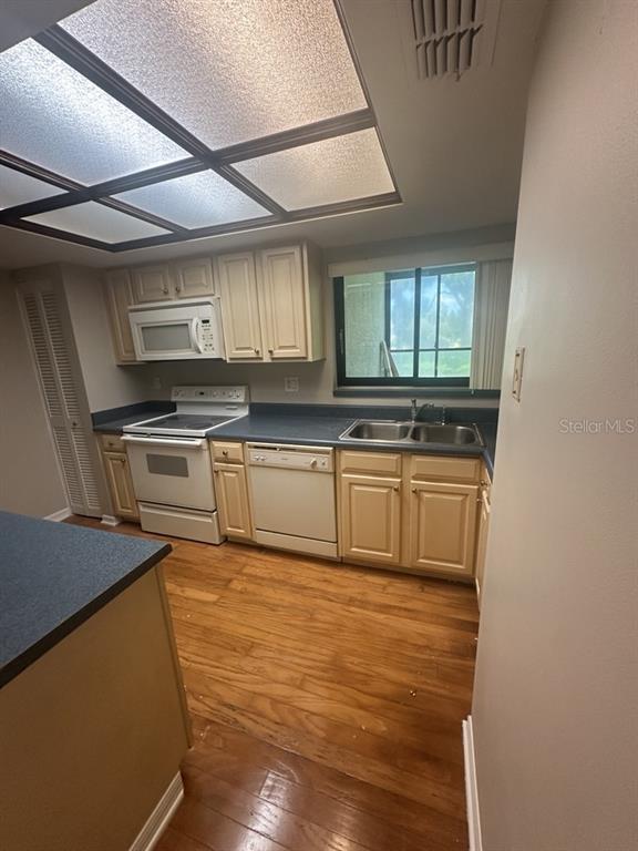 Building Photo - 13046 Village Chase Cir