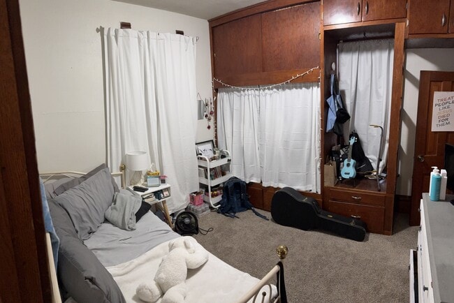 Building Photo - 1923 Clay St