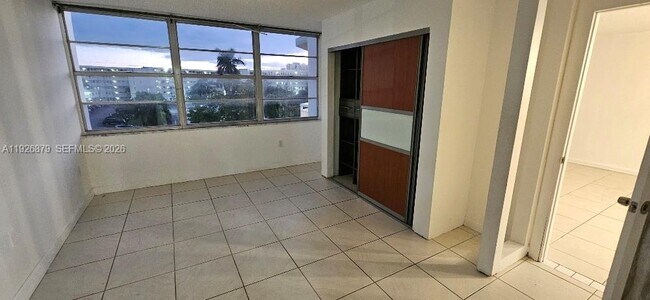 Building Photo - 18031 Biscayne Blvd