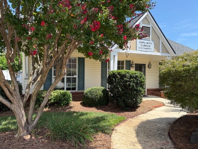 Building Photo - "Charming 2-Bed Condo in Greensboro with Spacious Layout, community clubhouse and POOL!"