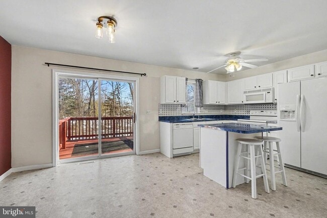 Building Photo - 54 Woodmyre Ln