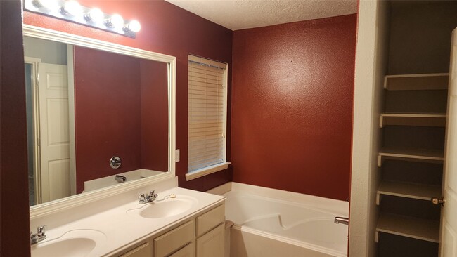 Building Photo - 20218 Mammoth Falls Dr