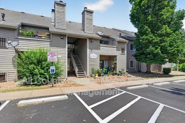 Building Photo - 3600 S Pierce St