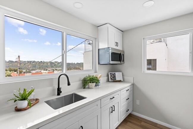 Building Photo - Beautiful Studio Style Condo in Morena w/ ...