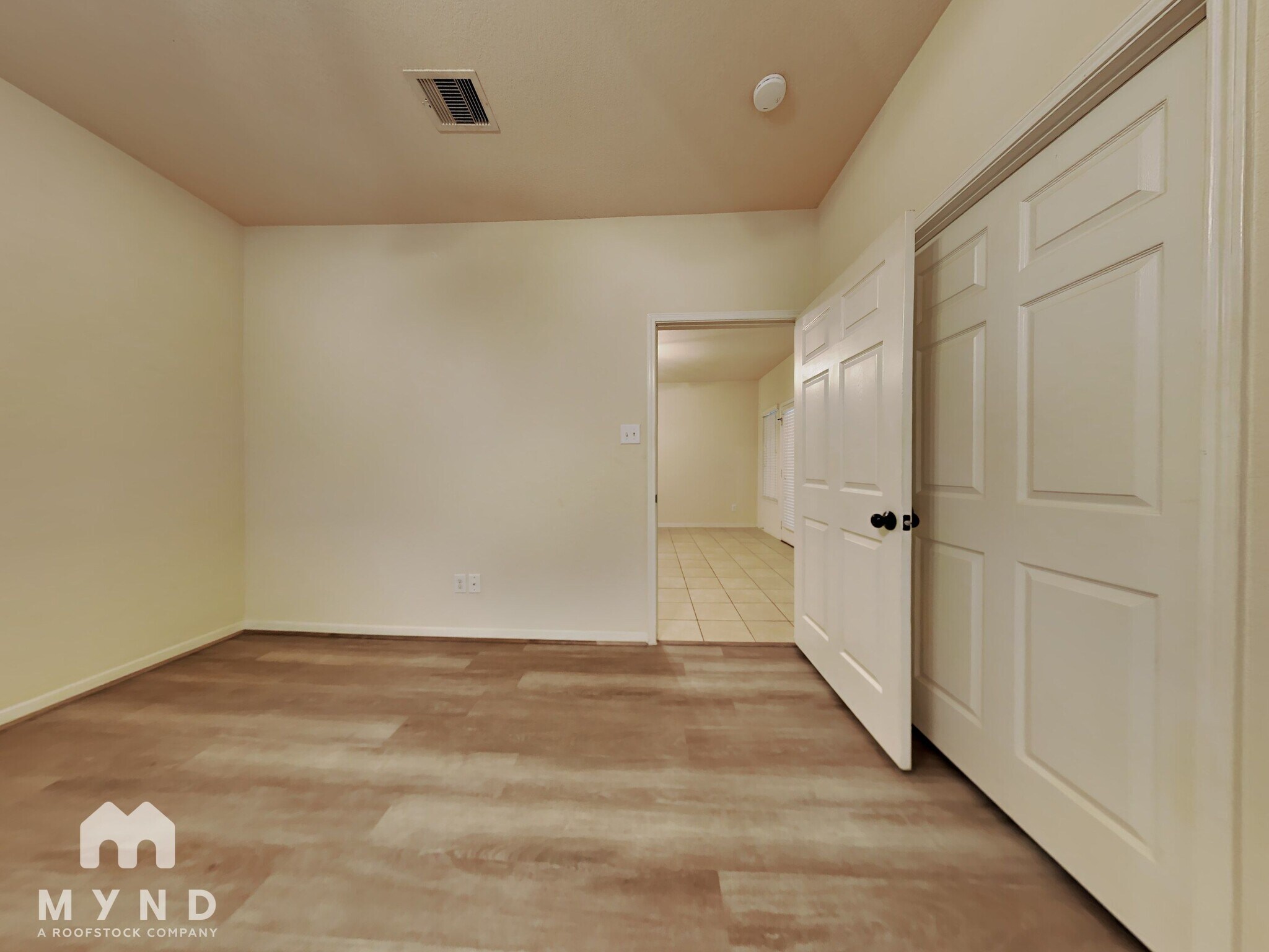 Building Photo - 2711 Lexington Park Dr