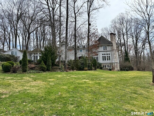 Building Photo - 301 Old Norwalk Rd