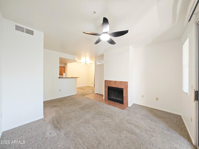 Building Photo - 3830 E Lakewood Pkwy E
